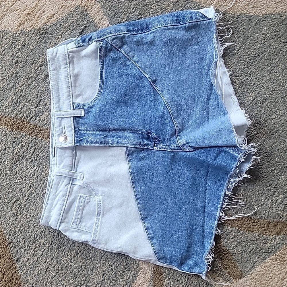 Hollister ultra high rise mom shorts 3"